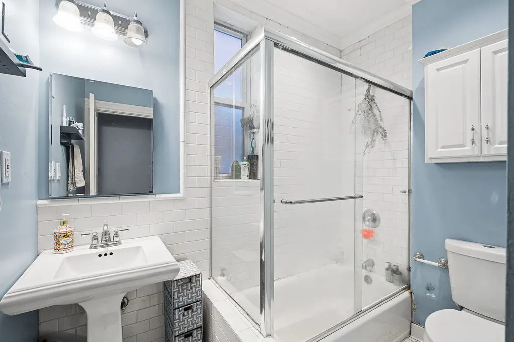3551 North Reta Avenue Chicago IL 60657