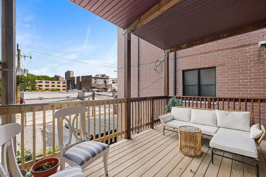 3551 North Reta Avenue Chicago IL 60657