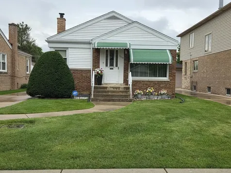 7416 West Winnemac Avenue Harwood Heights IL 60706