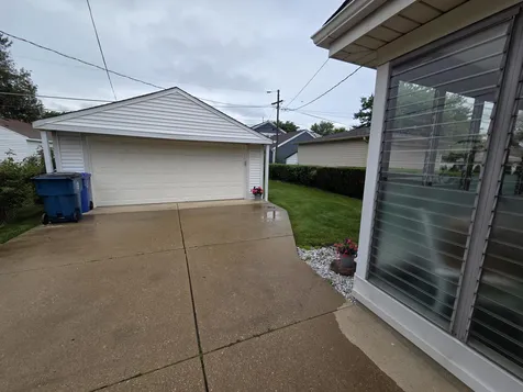 7416 West Winnemac Avenue Harwood Heights IL 60706