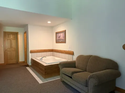 2643 North 178 Route Utica IL 61373