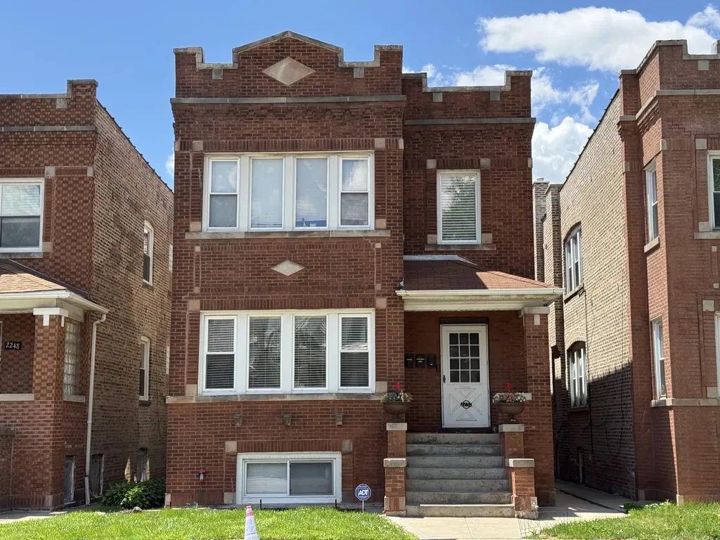 2252 North Laramie Avenue Chicago IL 60639