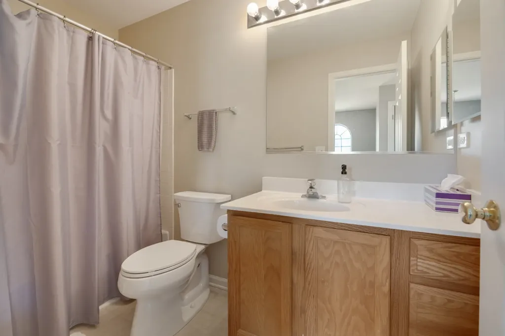5687 Mckenzie Drive Lake In The Hills IL 60156