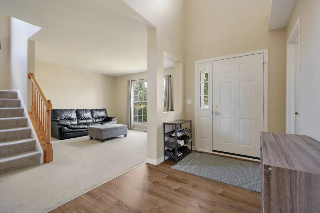 5687 Mckenzie Drive Lake In The Hills IL 60156