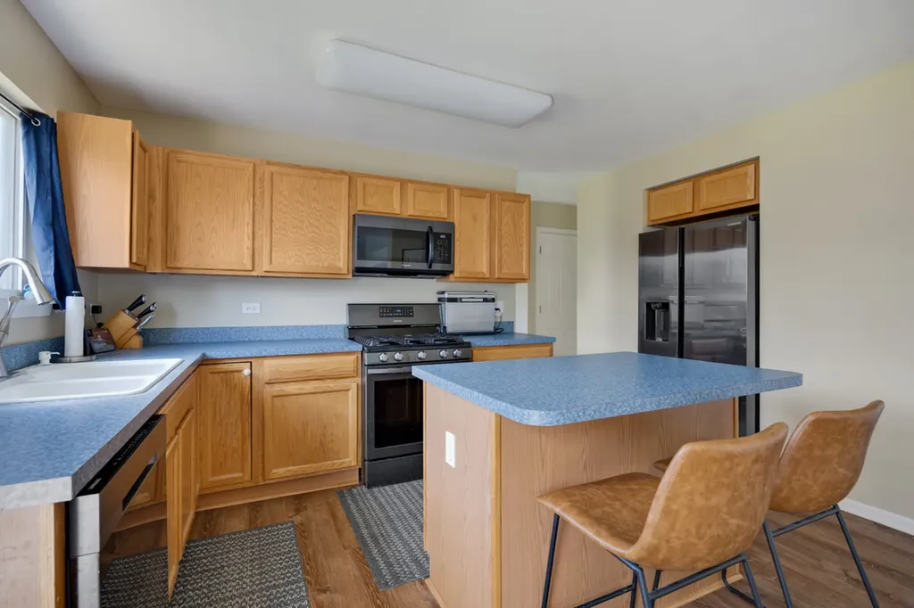 5687 Mckenzie Drive Lake In The Hills IL 60156