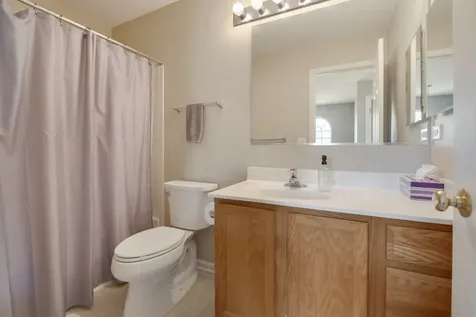 5687 Mckenzie Drive Lake In The Hills IL 60156