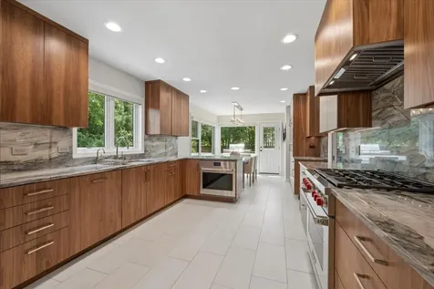 1075 North Avenue Deerfield IL 60015
