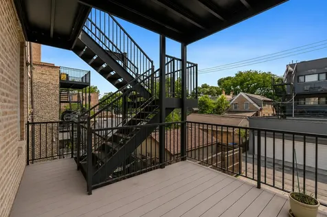 841 North Damen Avenue Chicago IL 60622