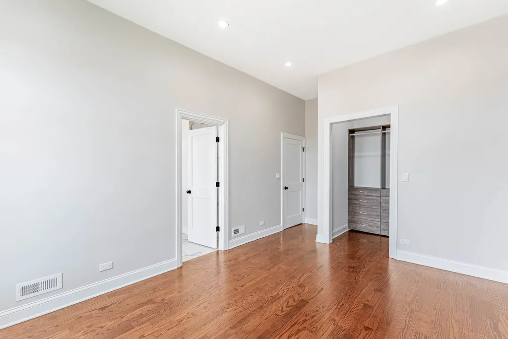 2421 West Flournoy Street Chicago IL 60612