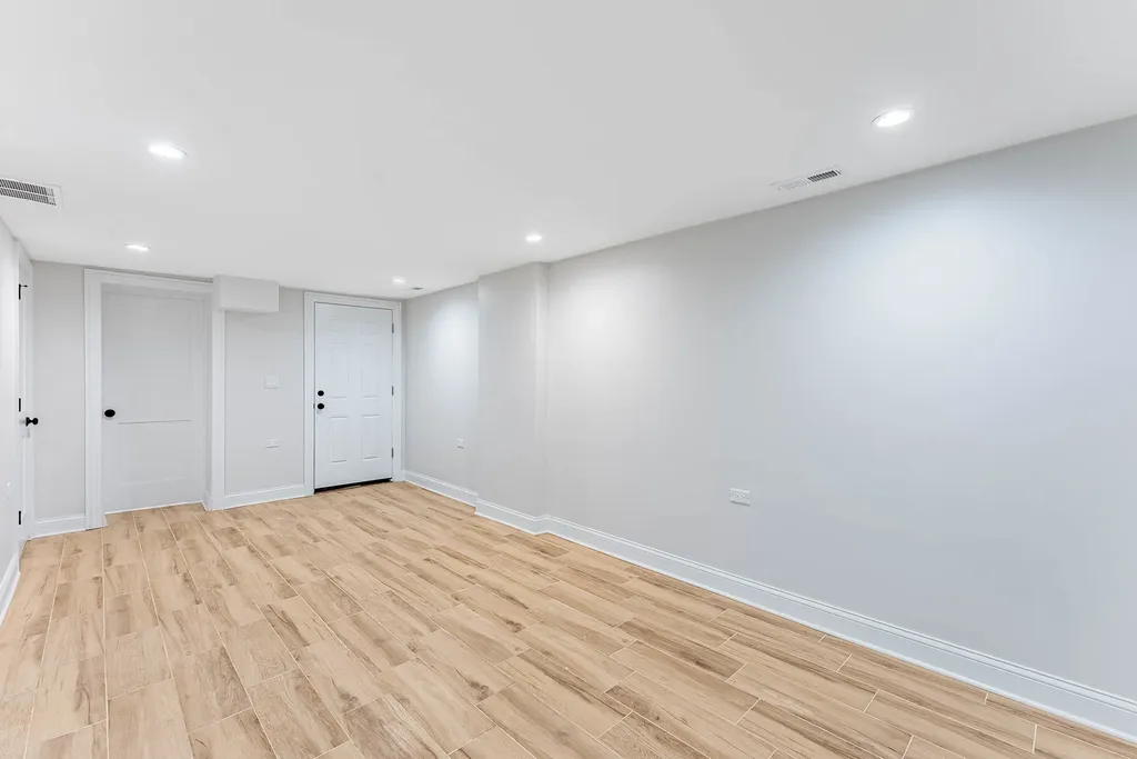 2421 West Flournoy Street Chicago IL 60612