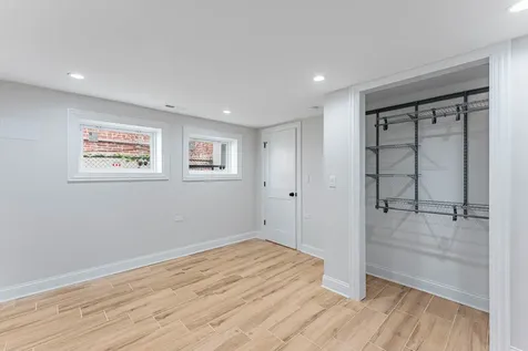 2421 West Flournoy Street Chicago IL 60612