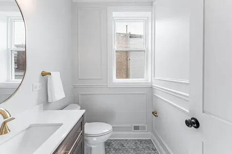 2421 West Flournoy Street Chicago IL 60612