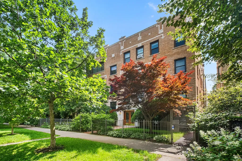 4727 North Paulina Street Chicago IL 60640