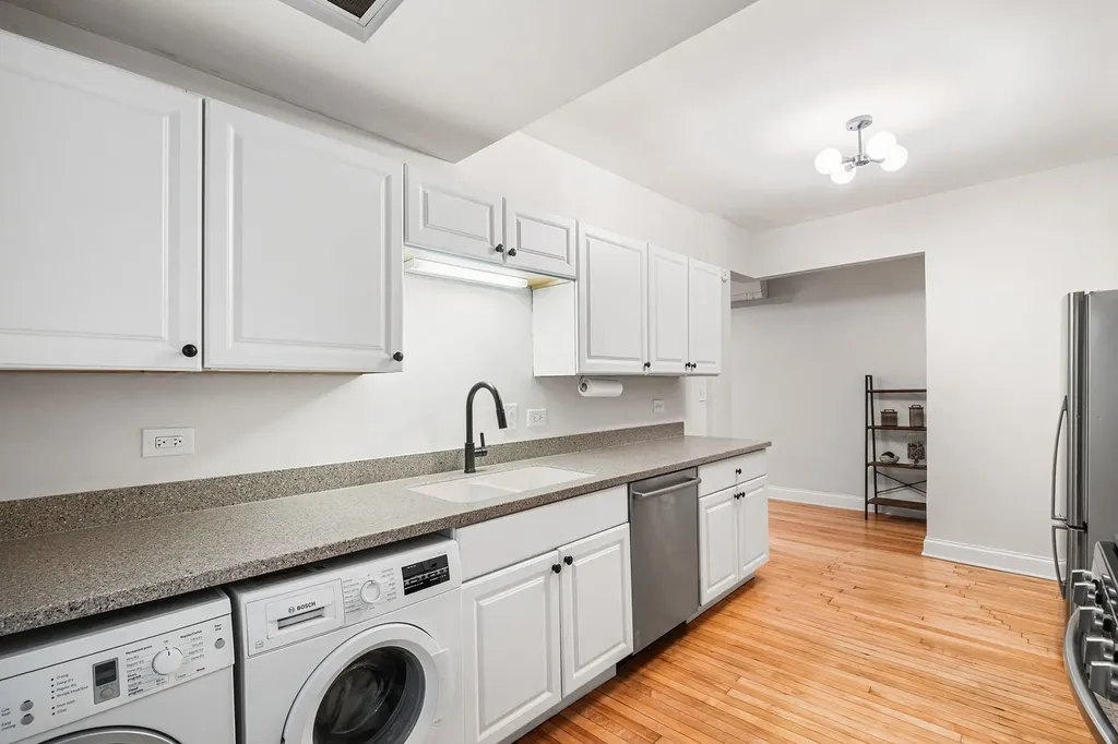 4727 North Paulina Street Chicago IL 60640