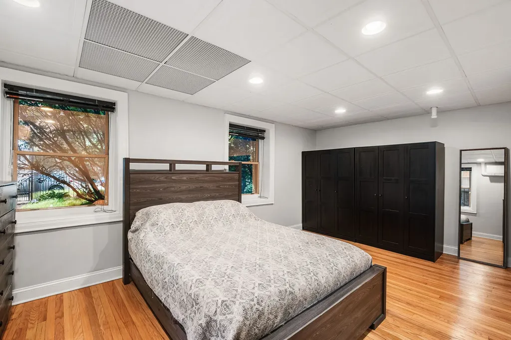 4727 North Paulina Street Chicago IL 60640