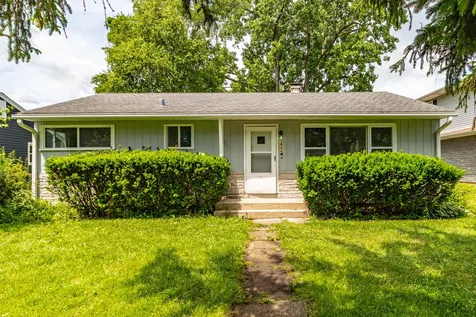 1038 Landon Avenue Winthrop Harbor IL 60096