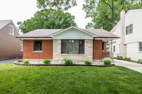 212 South Hi Lusi Avenue Mount Prospect IL 60056