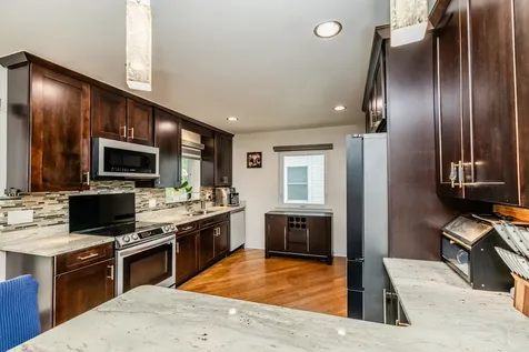 212 South Hi Lusi Avenue Mount Prospect IL 60056