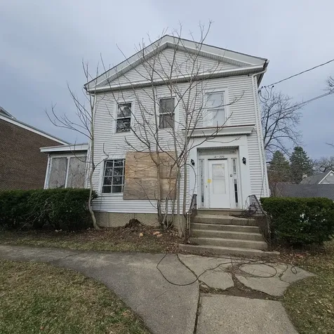 212 South Tryon Street Woodstock IL 60098