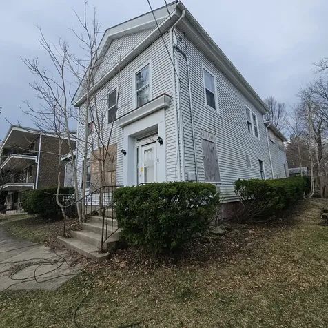 212 South Tryon Street Woodstock IL 60098
