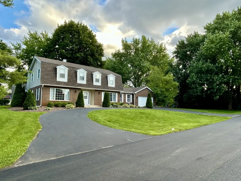 10S450 Windjammer Lane Naperville IL 60564