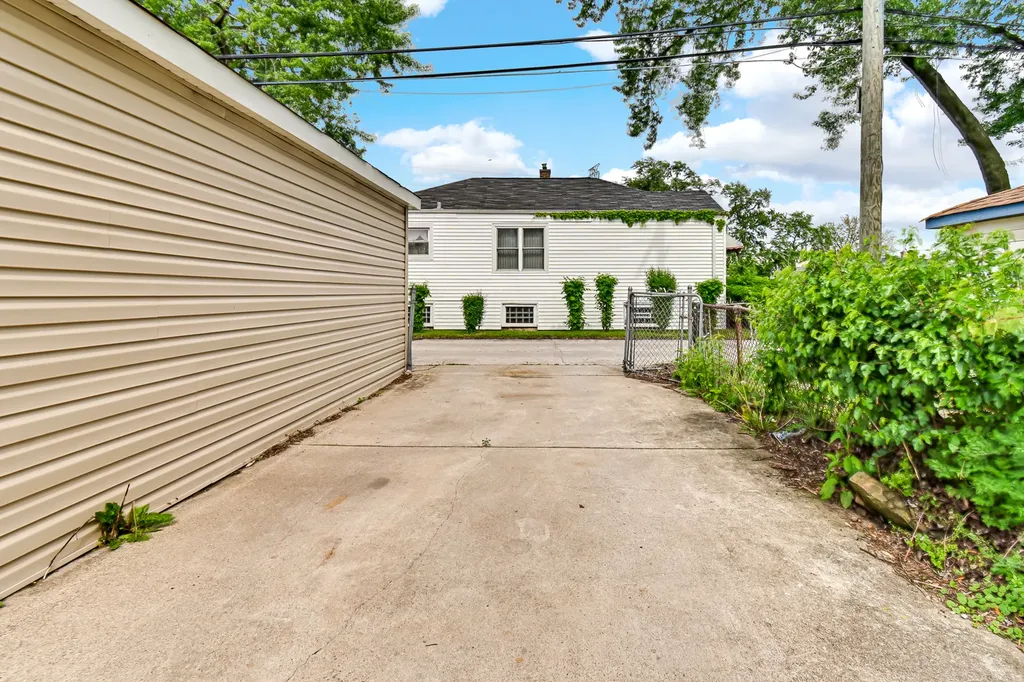 12755 South Parnell Street Chicago IL 60628