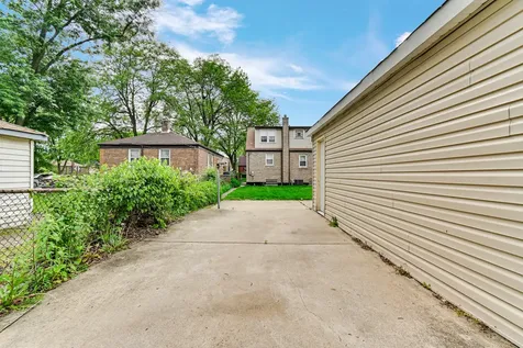 12755 South Parnell Street Chicago IL 60628