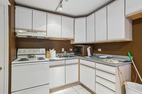 4038 Almansa Lane Oak Lawn IL 60453