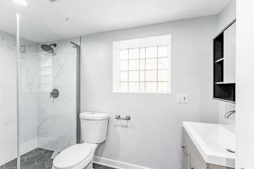12238 South Yale Avenue Chicago IL 60628