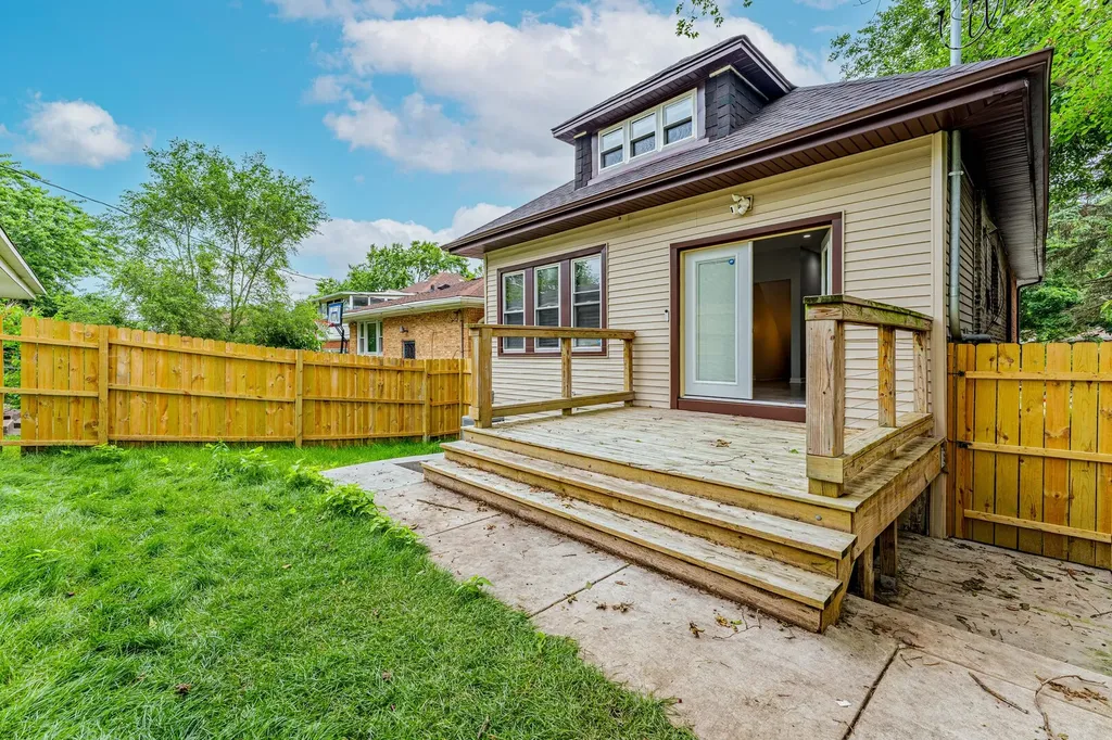 12238 South Yale Avenue Chicago IL 60628