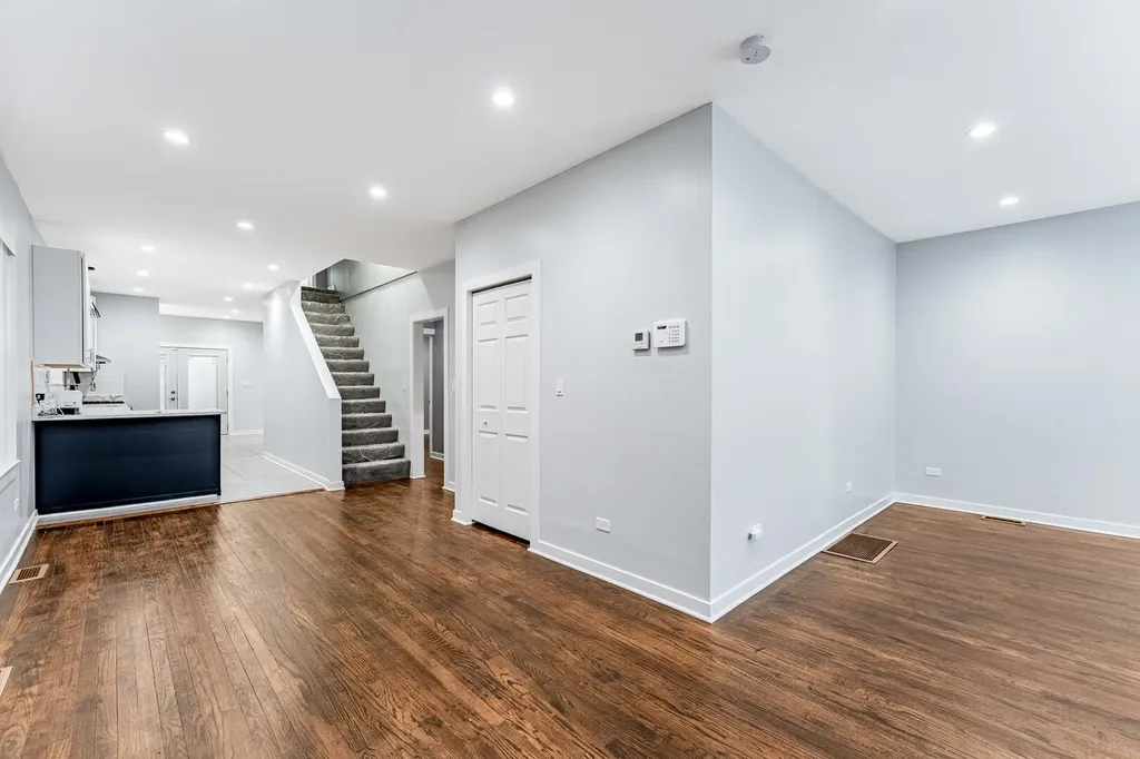 12238 South Yale Avenue Chicago IL 60628
