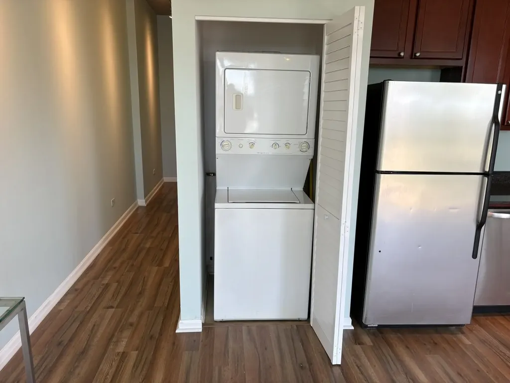 1122 West Catalpa Avenue Chicago IL 60640