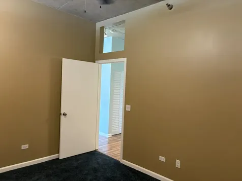 1122 West Catalpa Avenue Chicago IL 60640
