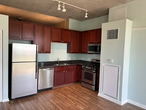 1122 West Catalpa Avenue Chicago IL 60640