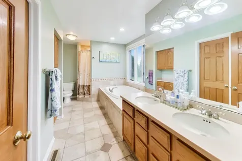 515 Grand Meadow Lane Mchenry IL 60051