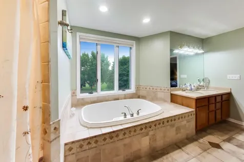 515 Grand Meadow Lane Mchenry IL 60051