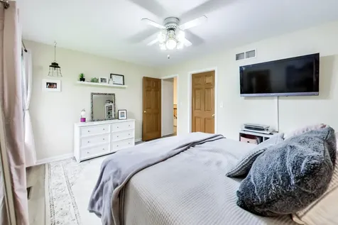 515 Grand Meadow Lane Mchenry IL 60051
