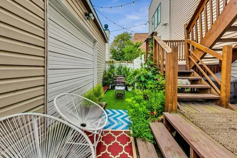 1818 West Superior Street Chicago IL 60622