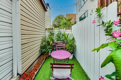 1818 West Superior Street Chicago IL 60622