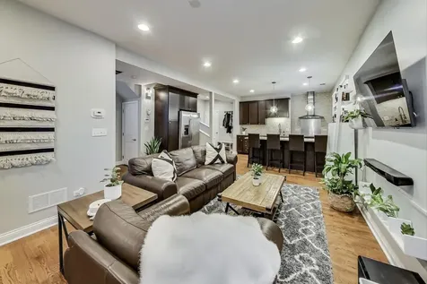 1818 West Superior Street Chicago IL 60622