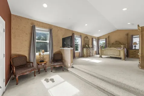 450 Raintree Drive Oswego IL 60543