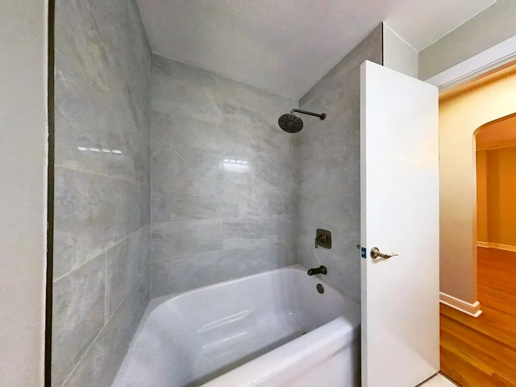 8039 South Campbell Avenue Chicago IL 60652