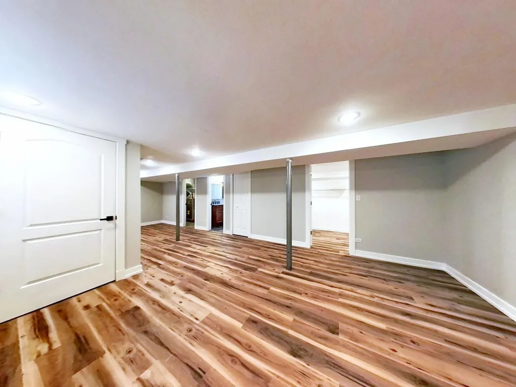 8039 South Campbell Avenue Chicago IL 60652