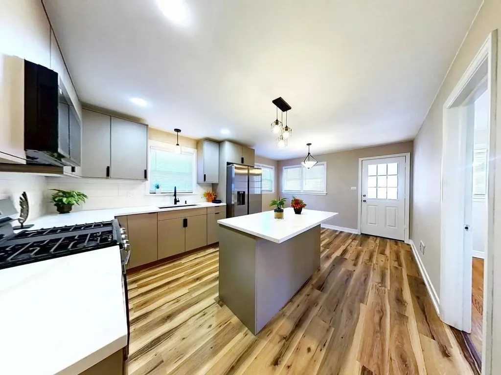 8039 South Campbell Avenue Chicago IL 60652