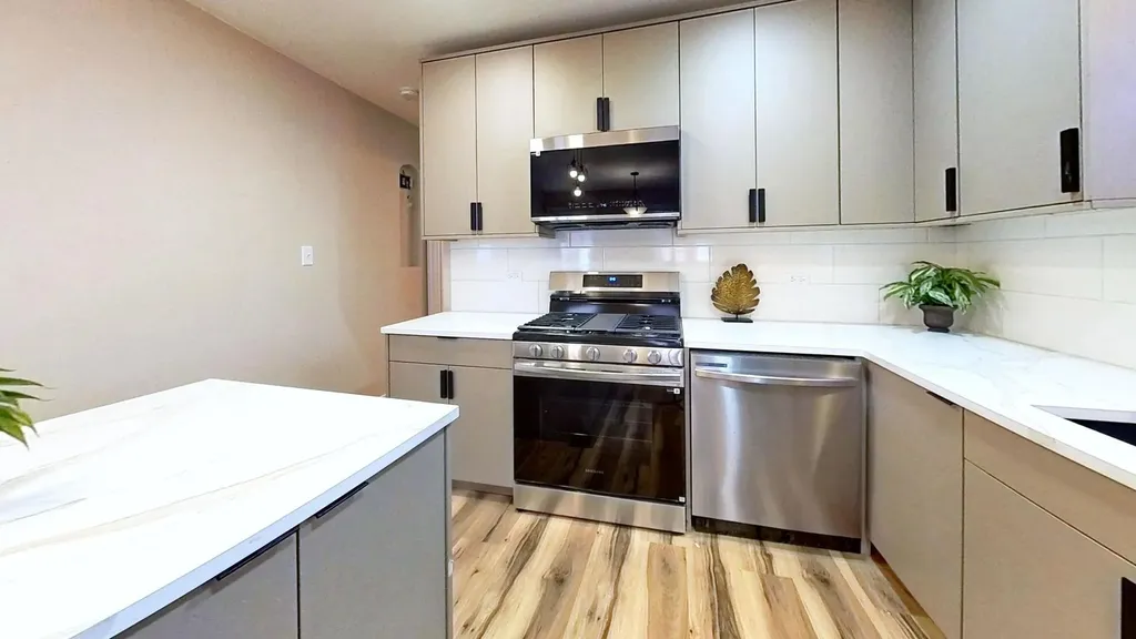 8039 South Campbell Avenue Chicago IL 60652