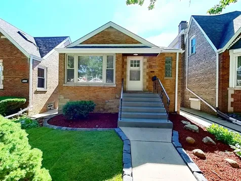 8039 South Campbell Avenue Chicago IL 60652