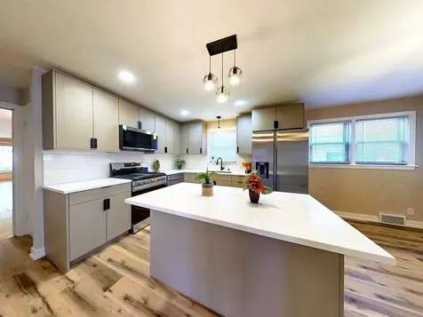 8039 South Campbell Avenue Chicago IL 60652