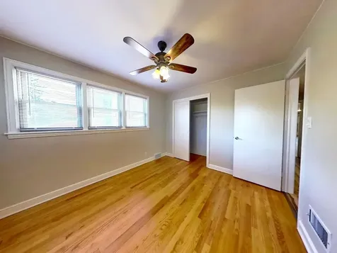 8039 South Campbell Avenue Chicago IL 60652