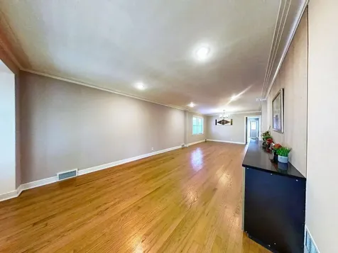 8039 South Campbell Avenue Chicago IL 60652