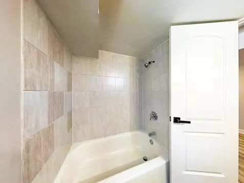 8039 South Campbell Avenue Chicago IL 60652